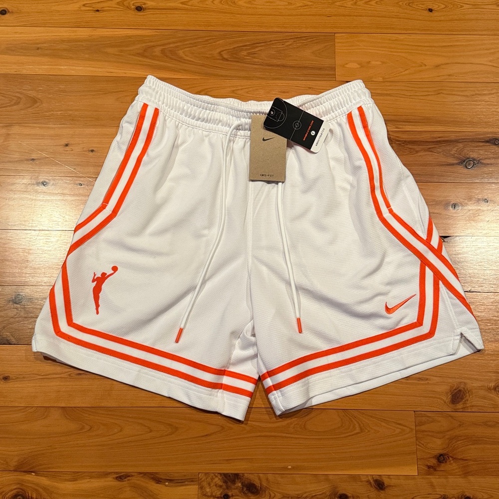 NEW🧡Nike Women's Dri-FIT WNBA Team 13 Shorts size small $52